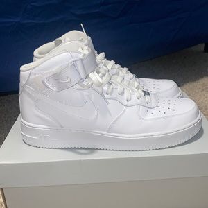 Air Force 1 Mid